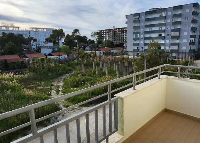 Endri House Golem (Tirana)