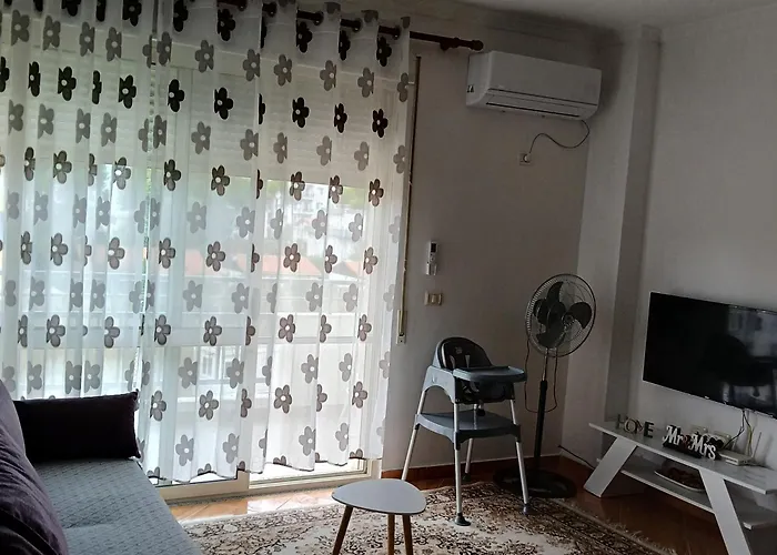 Endri House Golem (Tirana)